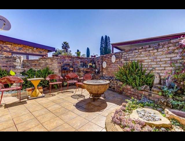 3 BEDROOM HOUSE FOR SALE IN POMONA